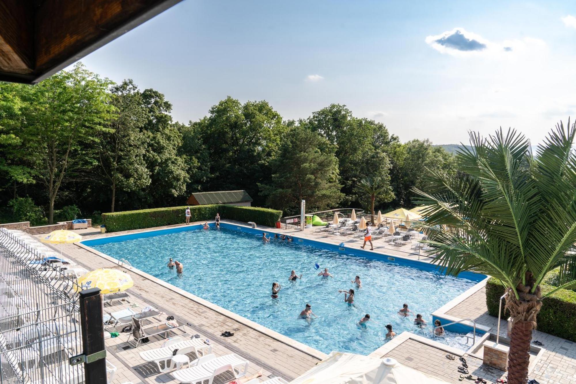 Chaty - Resort Aqua Maria Velaty Exterior foto